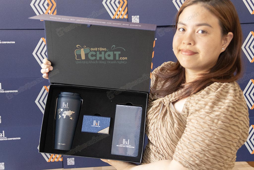 Set quà doanh nghiệp vip cho U&I Logistics tại Quà Tặng Chất